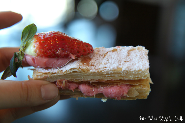 봄에는 역시 딸기뷔페 / 쉐라톤 올어바웃 스트로베리