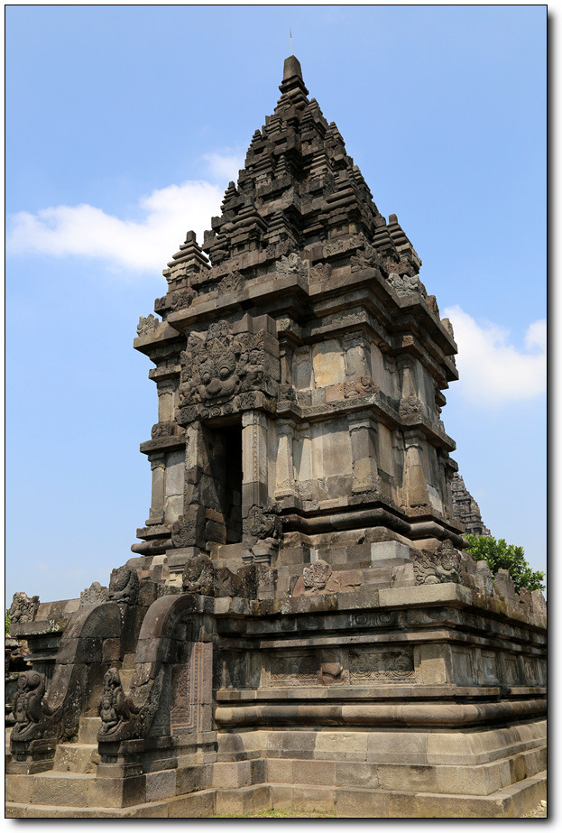 <인도네시아여행-27> 그 대단한 사원에서 미모가 필요하세요, 여기는 재물까지 덤이랍니다.＜쁘람바난 힌두사원＞