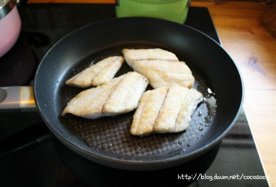 삼치 엿장조림...  담백하고 짧조롬한 맛~