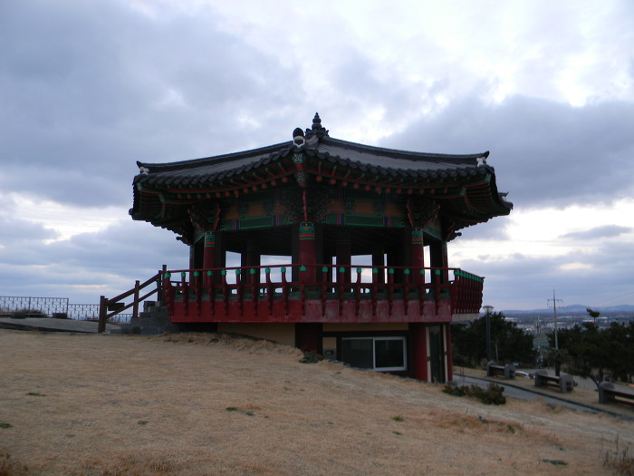 제주도 서쪽 끝에 자리한 해안 오름, 수월봉 (엉알해안, 수월봉전망대, 제주올레길12코스)