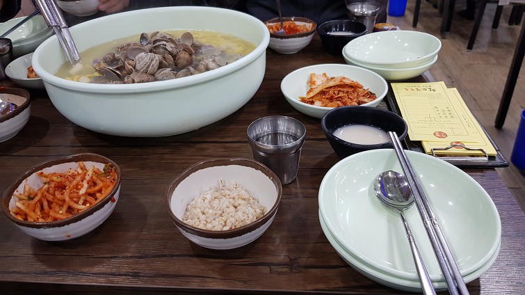 황도바지락칼국수 이미지