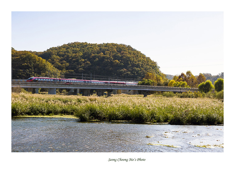 가을을 달리는 KTX