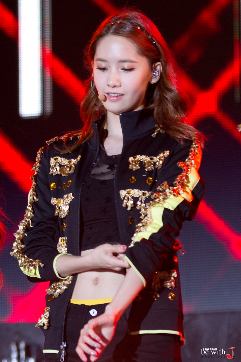 [PIC][29-03-2013]SNSD khởi hành đi Thái Lan để biểu diễn tại "Super Joint Concert" vào chiều nay - Page 16 2323D535515D02892A2035